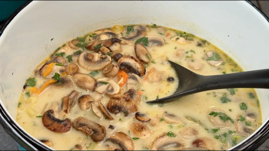Jak ugotować zupę pieczarkową - prosty przepis na smaczną zupę