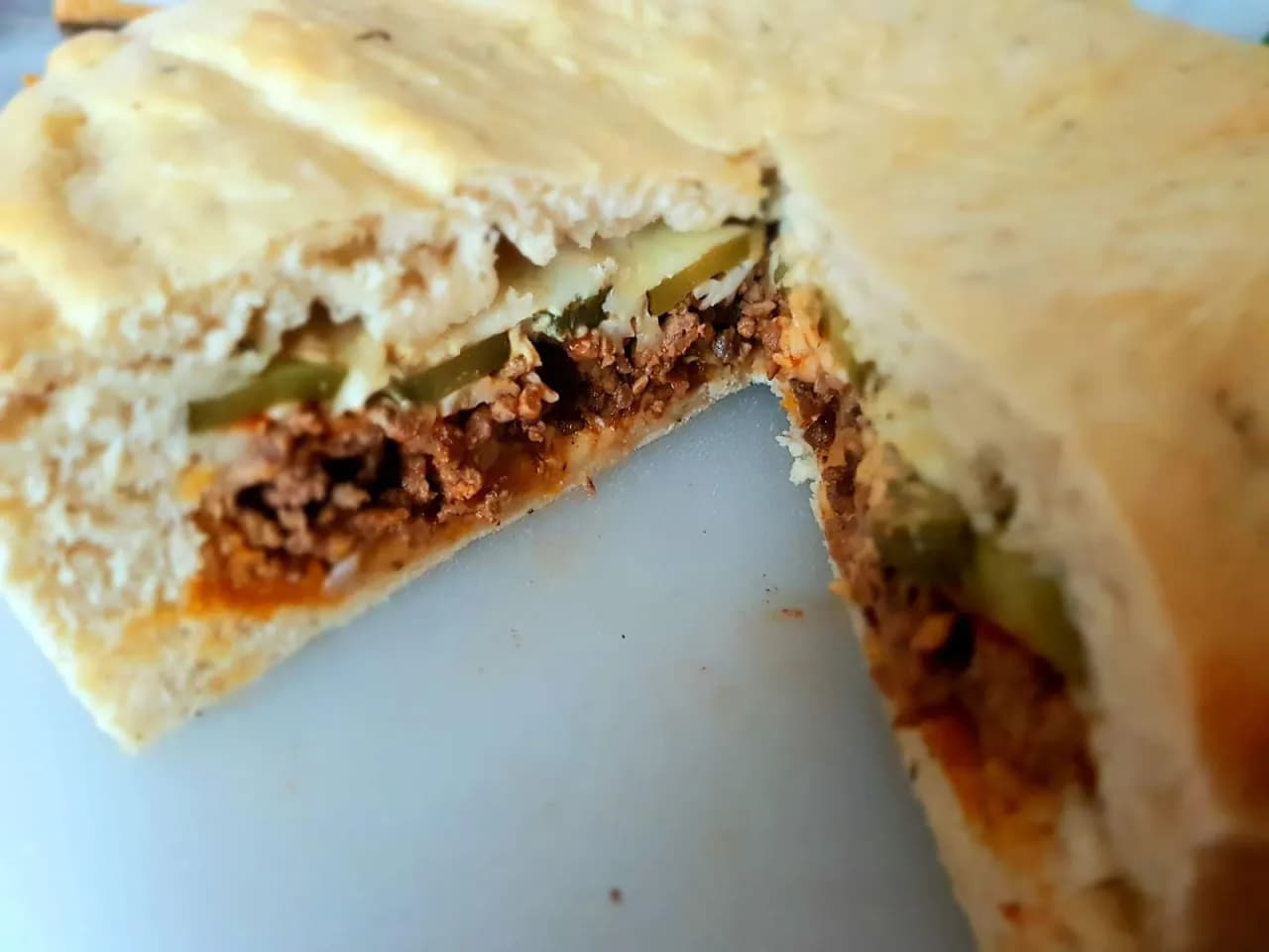 Pyszne ciasto cheeseburger – prosty przepis na wyjątkową ucztę