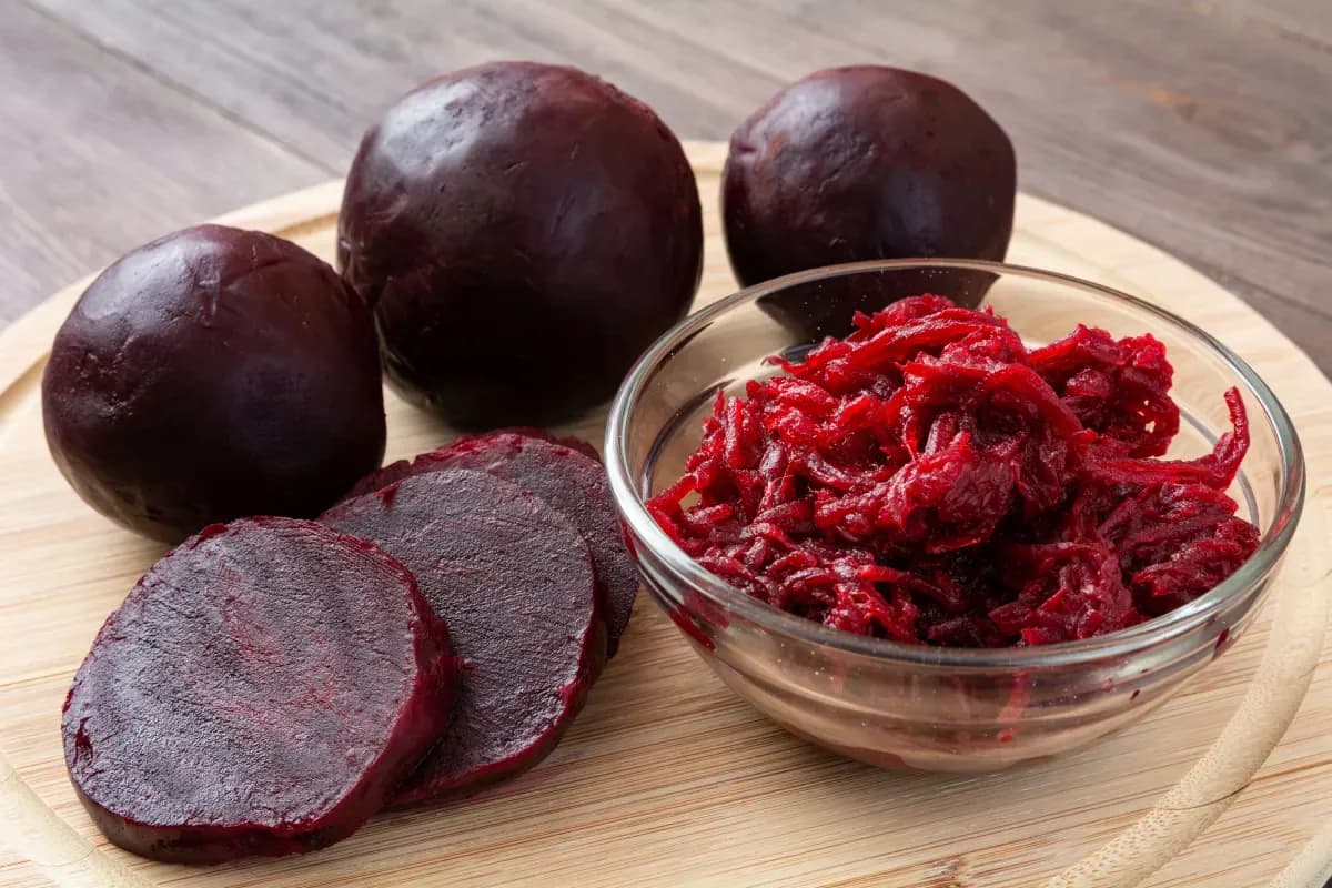 Jak ugotować buraki do sałatki, aby zachowały smak i kolor