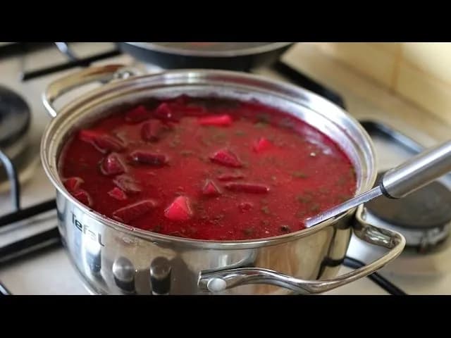 Co zrobić z buraków z zupy? Smaczne przepisy na wykorzystanie resztek