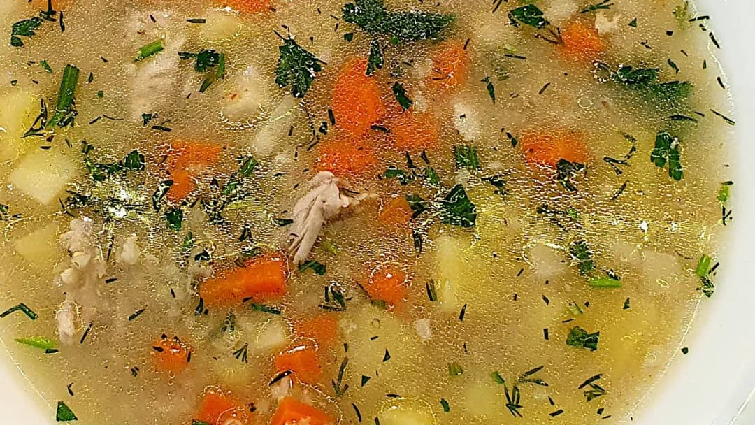 Jak zrobić zupę krupnik – prosty przepis na idealny smak domu