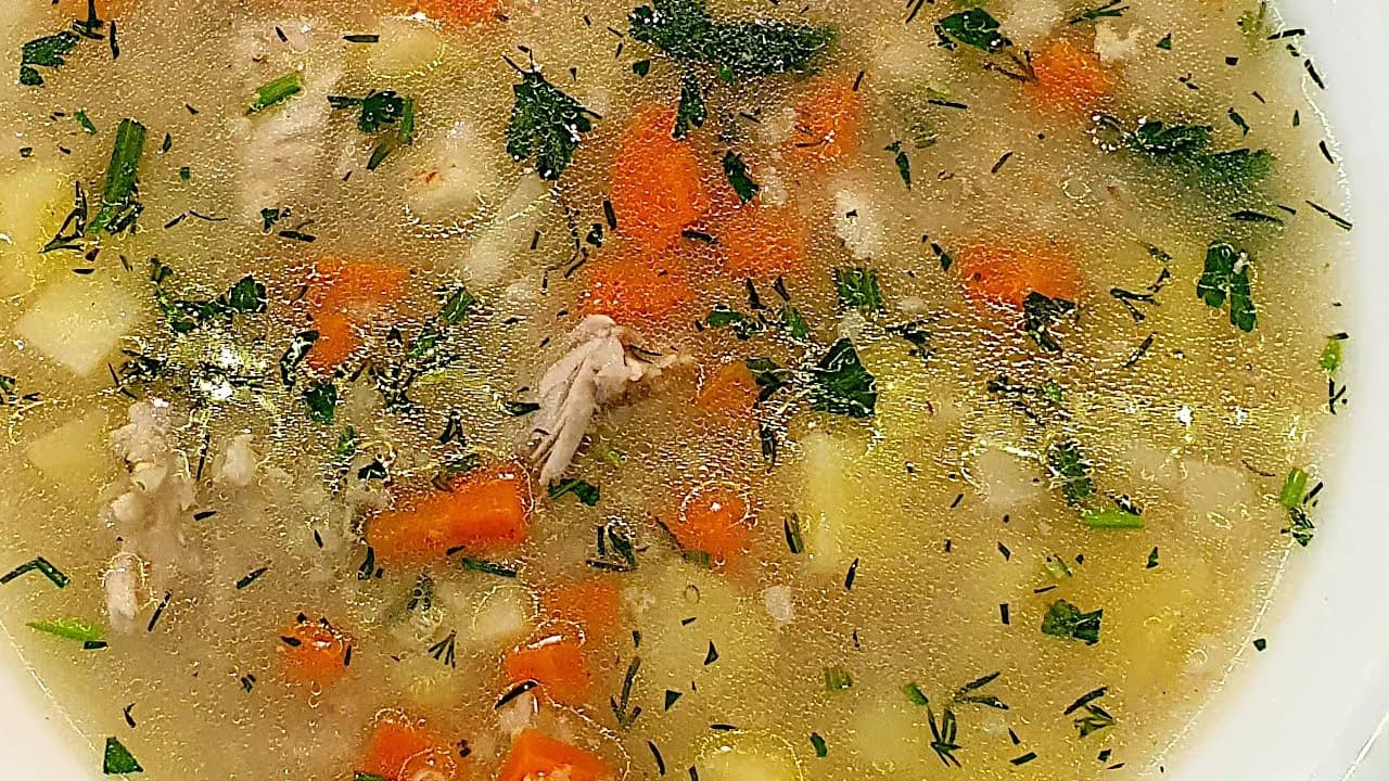 Jak zrobić zupę krupnik – prosty przepis na idealny smak domu