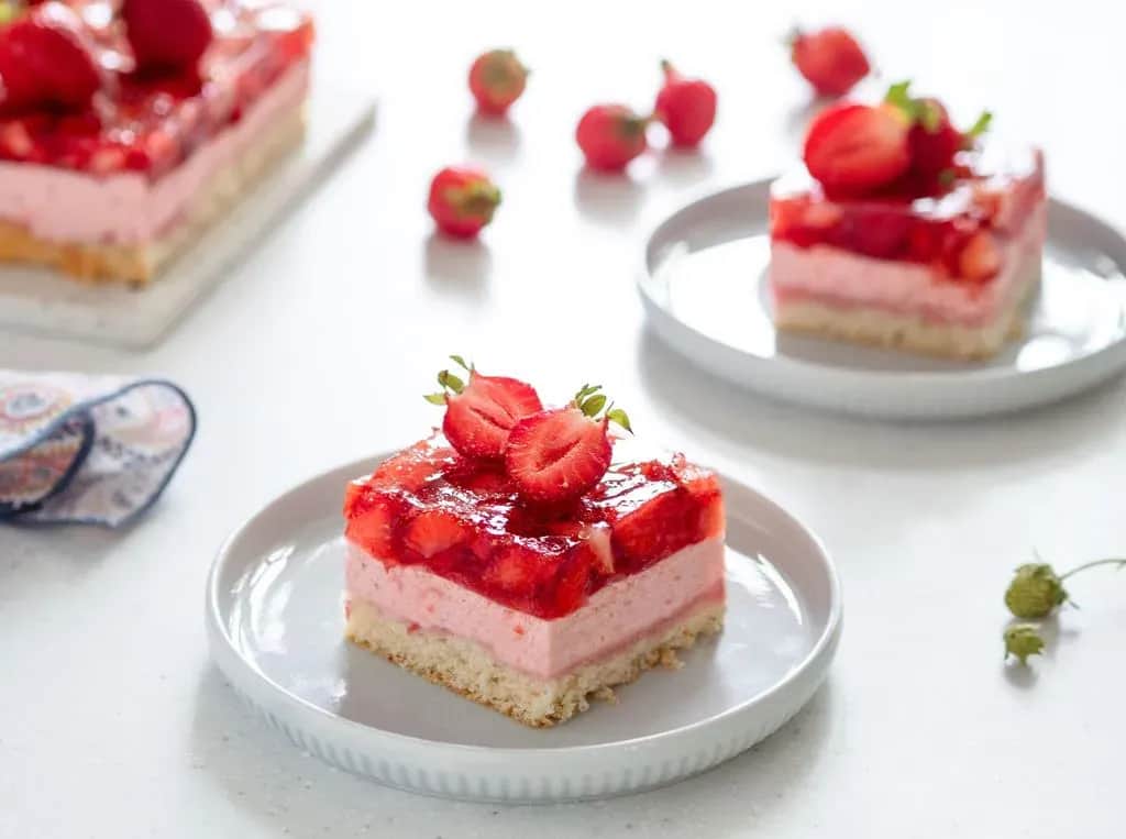 Prosty przepis na ciasto z galaretką, które zachwyci każdego smakosza