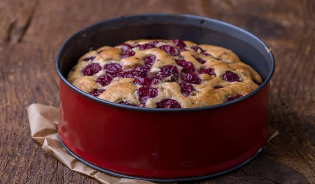 Przepis na pyszne ciasto z wiśniami, które zachwyci każdego smakosza