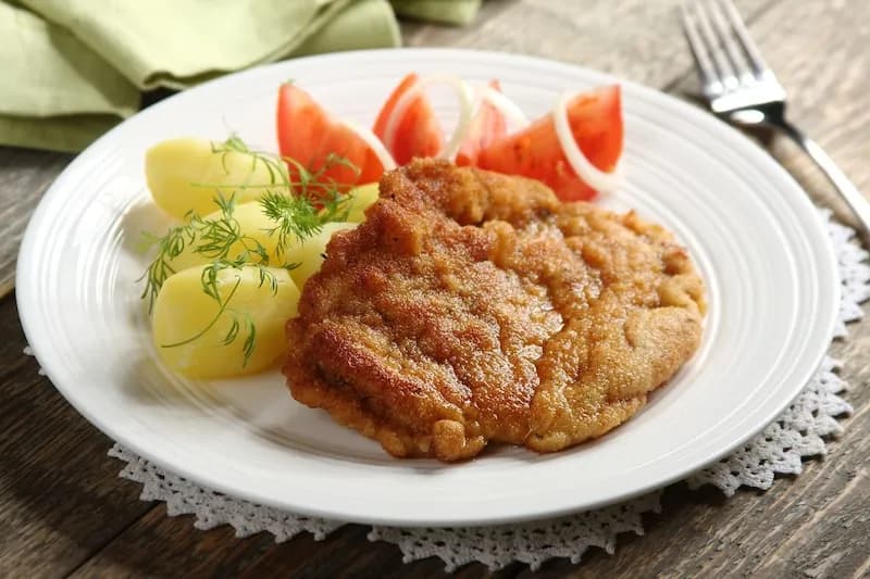 Jak przygotować panierkę do schabowego jak z restauracji, by zachwycić?