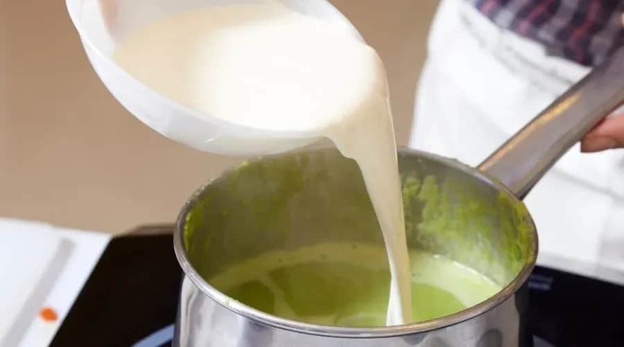 Co zamiast śmietany do zupy? Odkryj najlepsze zamienniki smakowe