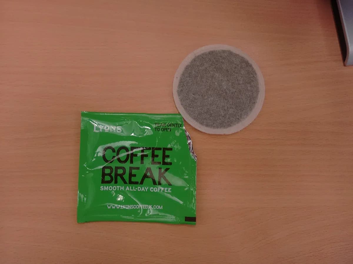 Kawa plujka co to jest? Sekrety przygotowania i zdrowotne ryzyko